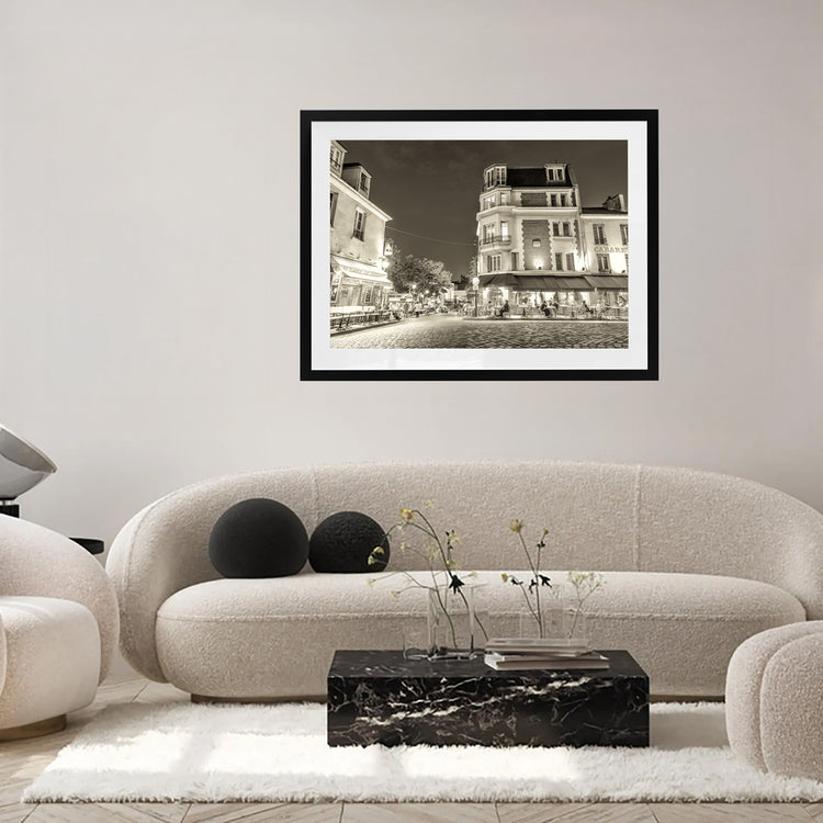 Café Glow in Montmartre