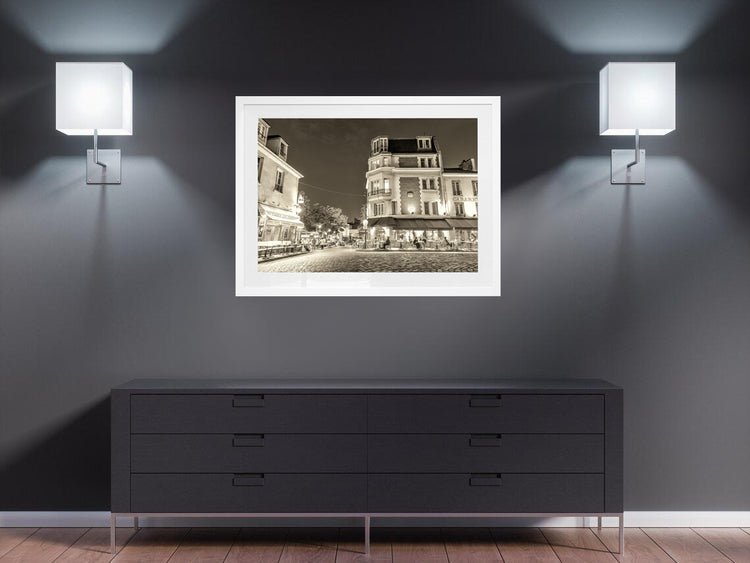 Café Glow in Montmartre