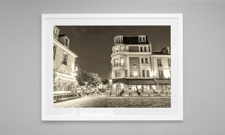 Café Glow in Montmartre