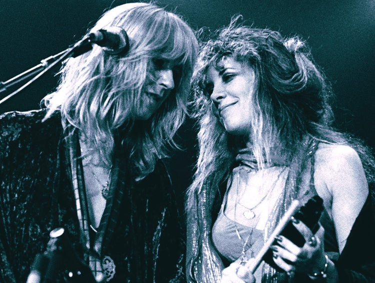 Fleetwood Mac - Stevie and Christie Performing on Stage (1977)