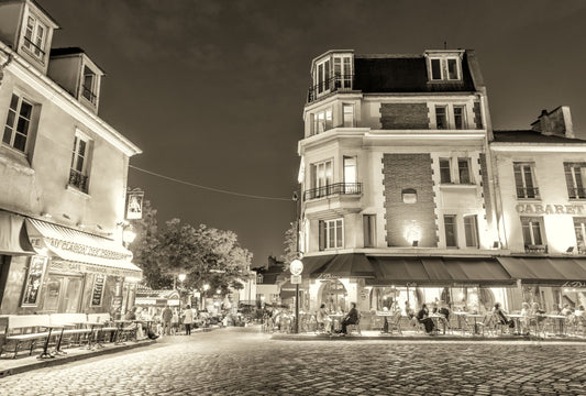 Café Glow in Montmartre