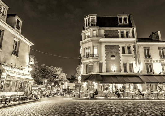 Café Glow in Montmartre